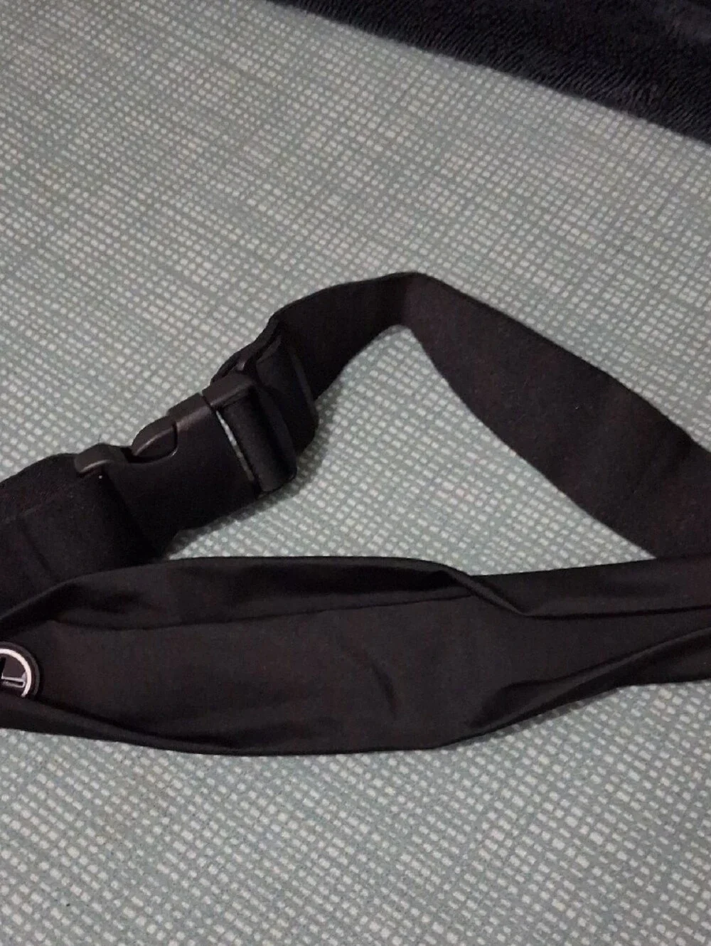Fit Kit.Black Running Belt with Reflective Zip -